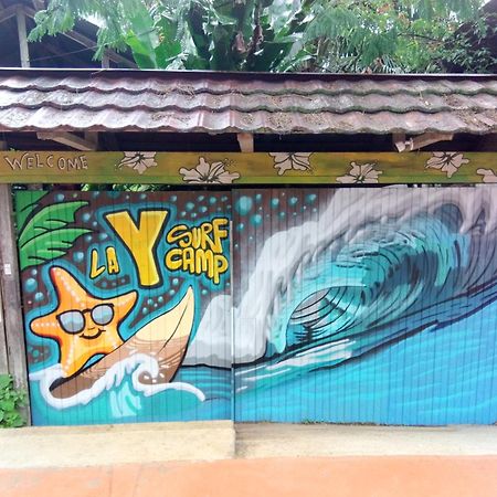 La Y Surf Camp Hotel Bocas Town Kültér fotó